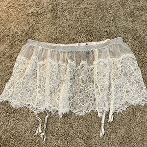 Victoria’s Secret Garter Skirt M/L